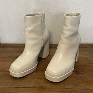 Steve Madden Esmeralda Boot - Cream
